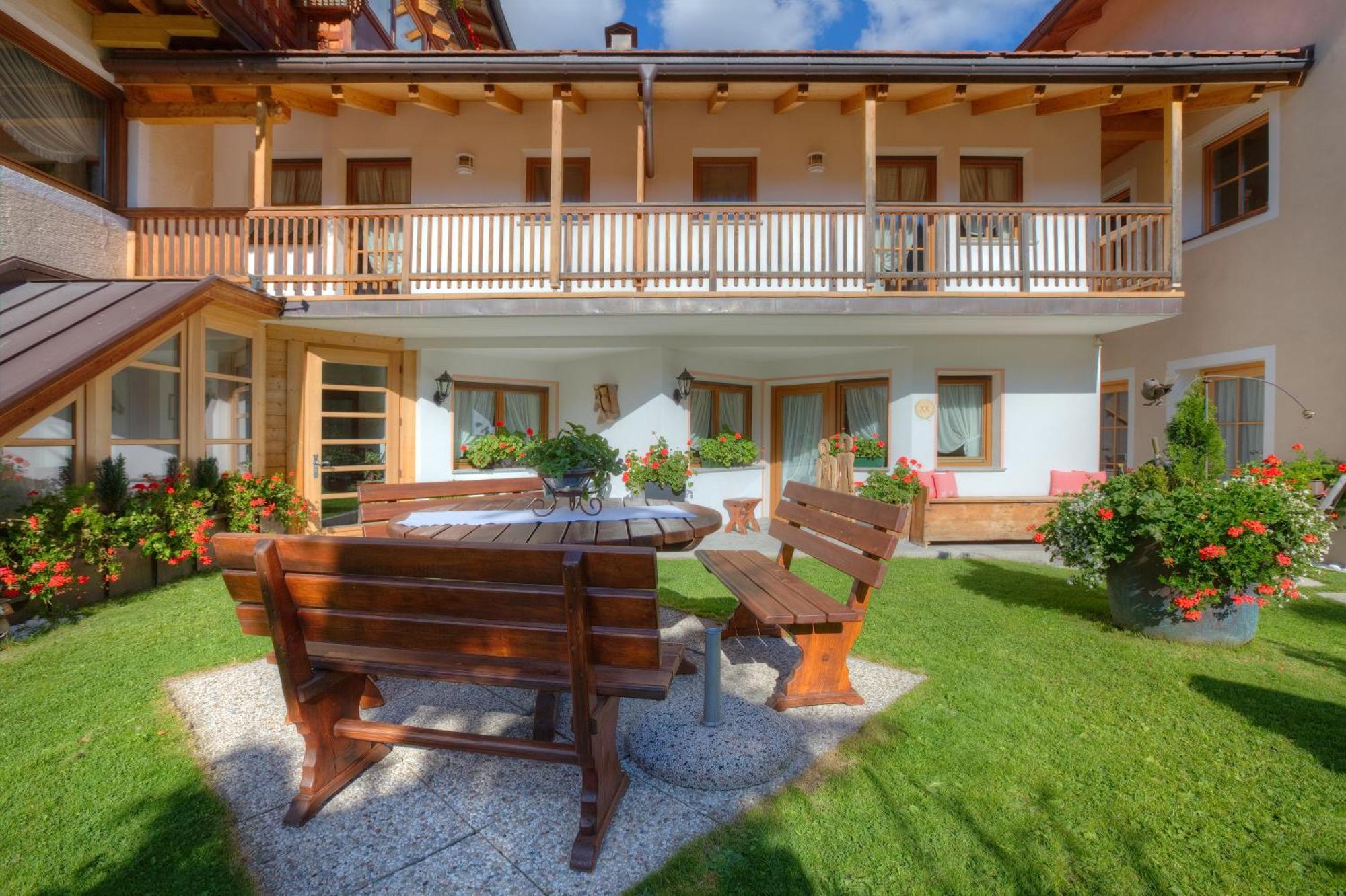 Residence Ciasa Planat St. Kassian Exterior foto
